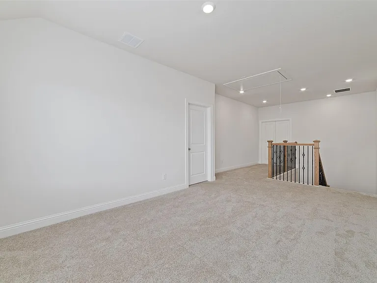 1911 Hickory Grove Ln — Photo 28