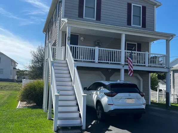 11 High St, Narragansett, RI 02882