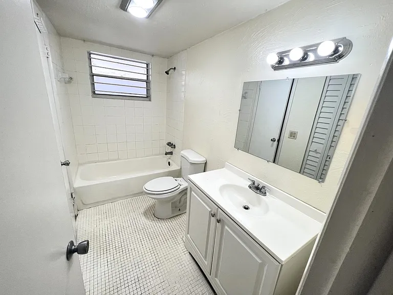 15600 NW 7th Ave #516 — Photo 9