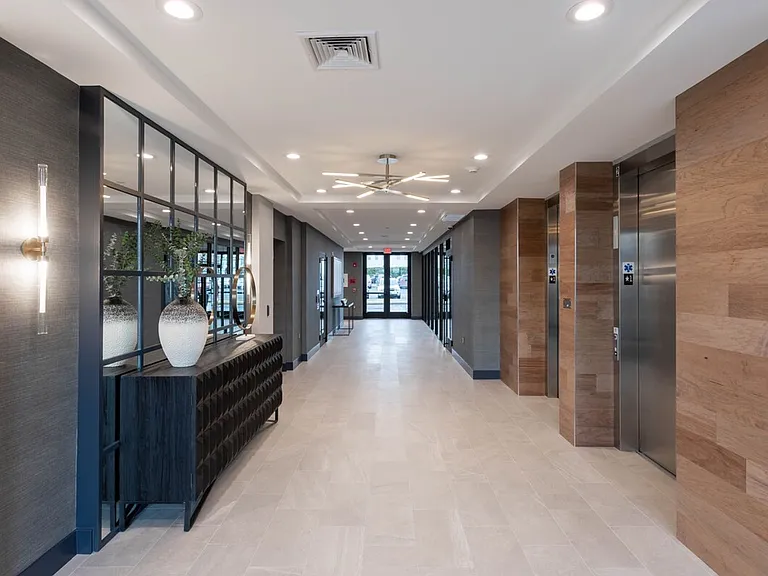 975 Bonnel Ct — Photo 16