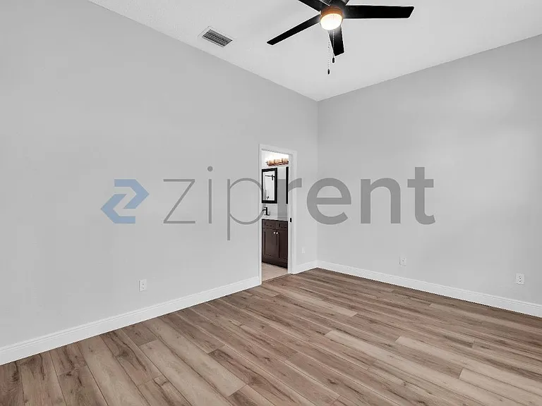 10636 Satinwood Cir — Photo 11