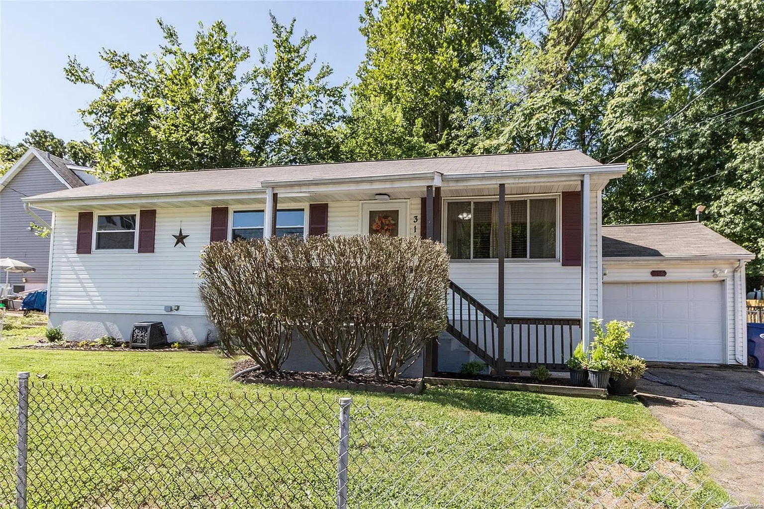 316 Placid Ave photo 1