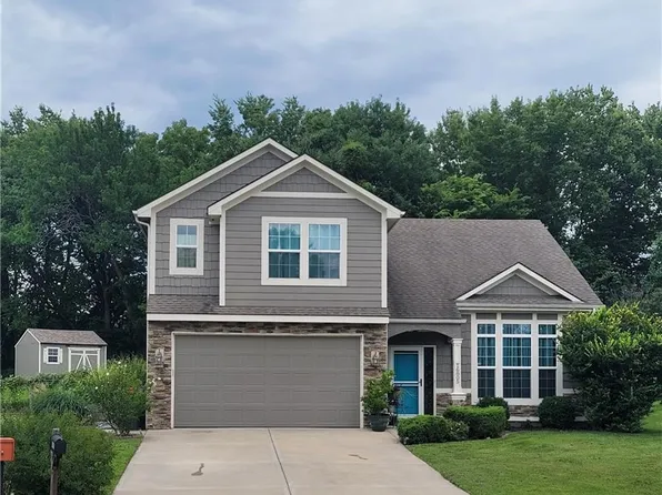 16805 Juniper Dr, Basehor, KS 66007