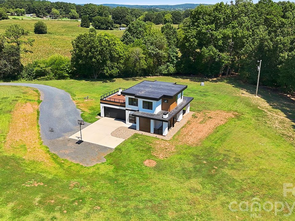 1st image of 32492 Hugh Rd