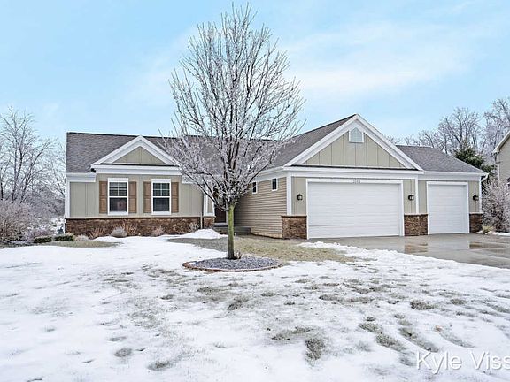 2nd image of 2562 Orange Ct SE