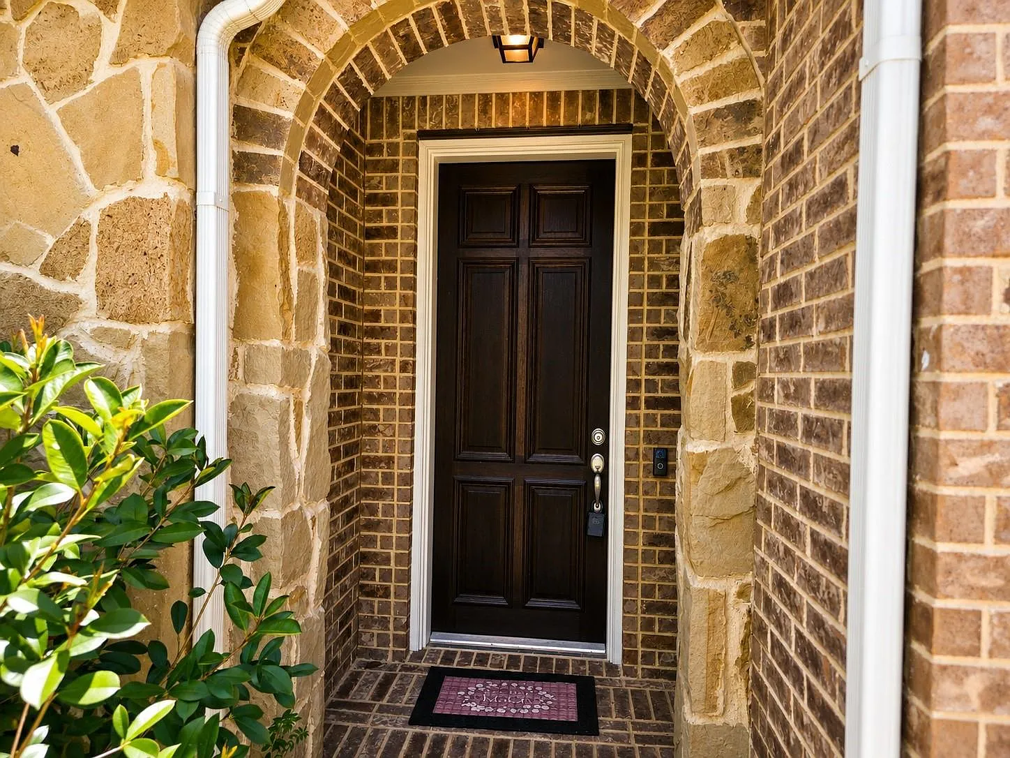 3 bed, 2.0 bath, 2131 sqft, $2,590 — Photo 4