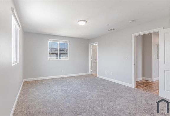 4th image of 8822 Orchard Ave #8822