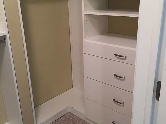 Walk in closet right side