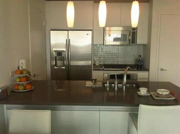 306 Gold Street image 4 of 13