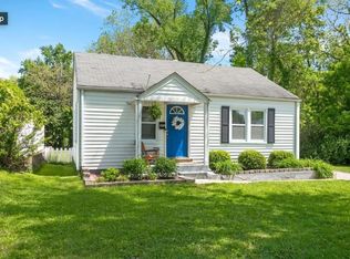 912 Perry St, Saint Charles, MO 63301