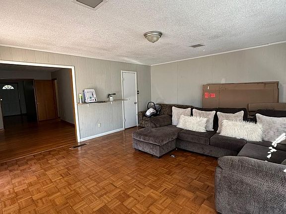 3rd image of 3037 Wenonah Rd