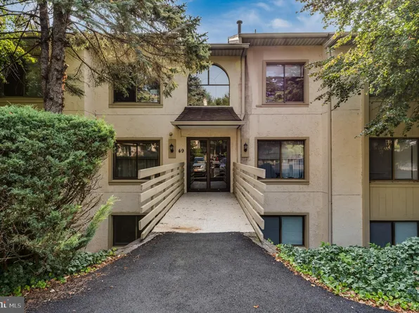 49 Muirfield Dr, Reading, PA 19607