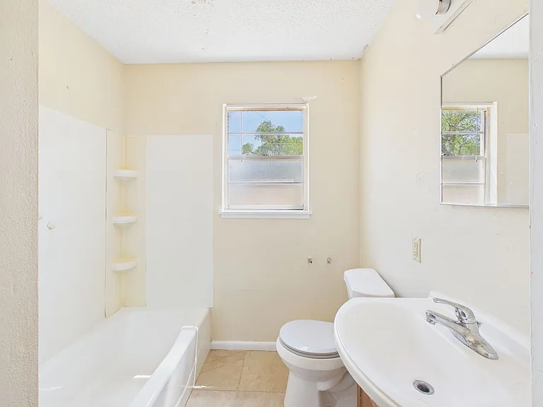 3810 Mesa Verde Dr — Photo 7