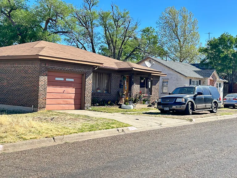 806 Jackson St — Photo 3