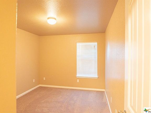 3rd image of 708 W Orion Dr