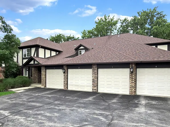 12 Algonquin Trl APT 4, Indian Head Park, IL 60525