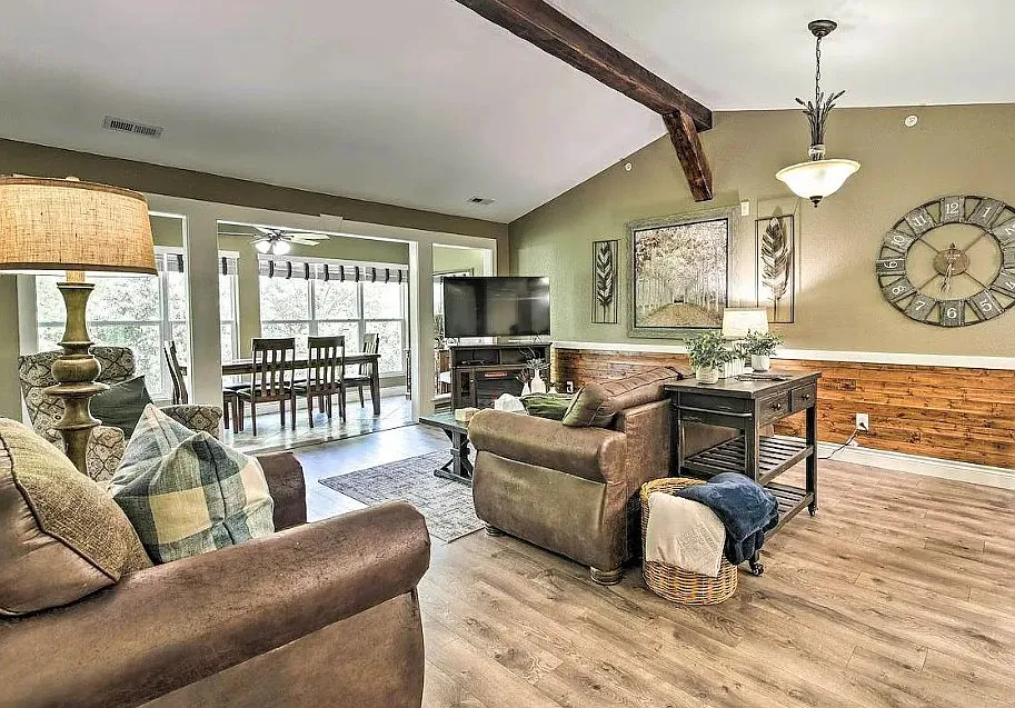 2 bed, 1000 sqft, $1,600 — Photo 1