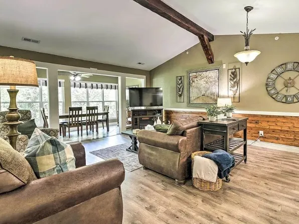 200 Golfview Dr #D9, Branson, MO 65616