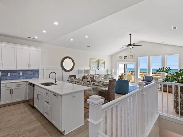 711 N Topsail Dr, Surf City, NC 28445