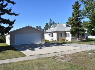 1016 Montana St, Valier, MT 59486