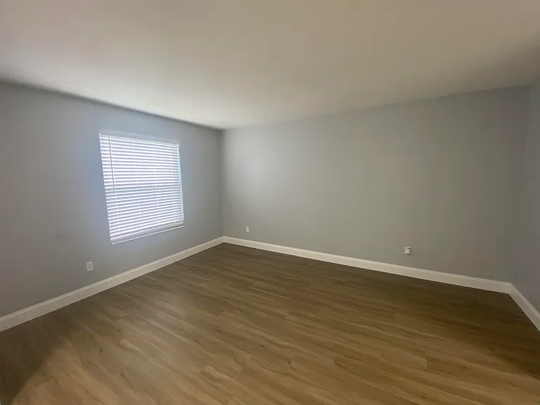 1530 Live Oak Dr #D4 — Photo 11