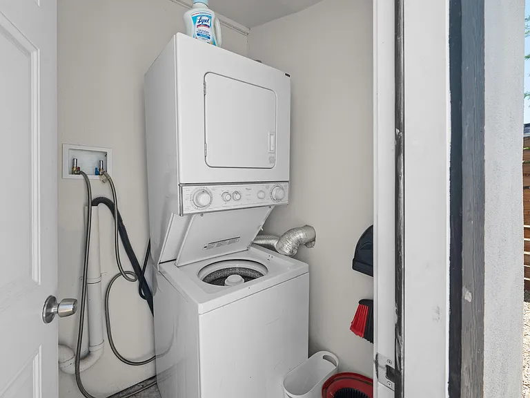 1110 E Polk St #1 — Photo 14