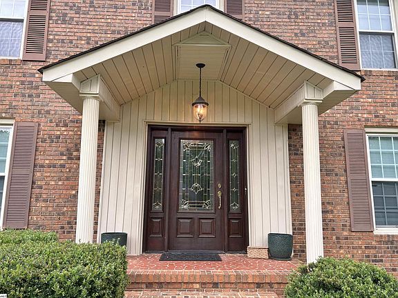 3rd image of 818 Plantation Dr