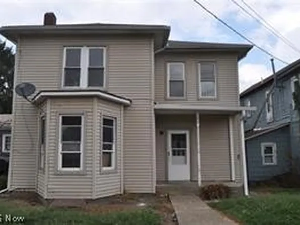 68 W 2nd St, Frazeysburg, OH 43822