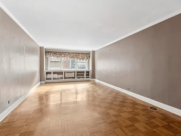 1175 York Avenue image 2 of 10