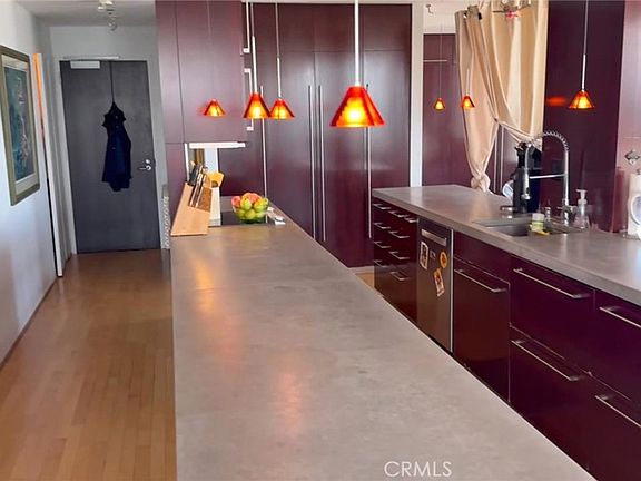 4th image of 88 King St Unit 1022
