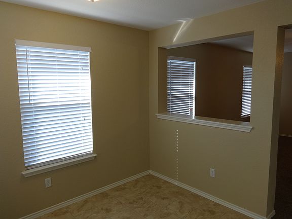 4th image of 321 Liberty St