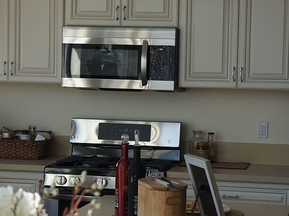 5th image of 157 S Oxford Ave #206