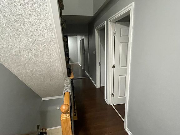 4th image of 15 Hackett Ave