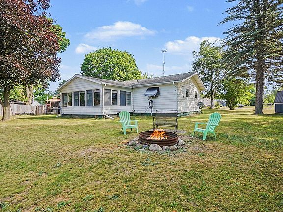 2nd image of 169 Park Pl