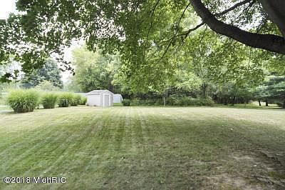 5th image of 300 Sherman Dr