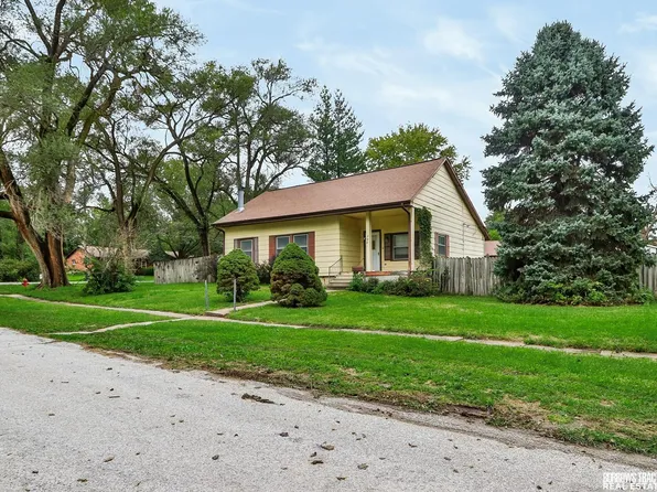 240 W 4th St, Douglas, NE 68344