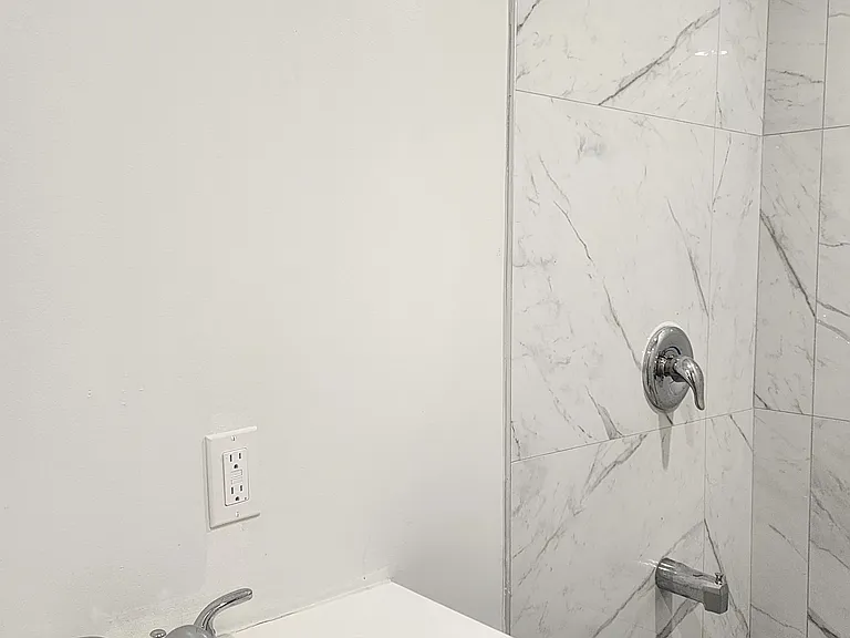 45 French Cres #BASEMENT — Photo 11