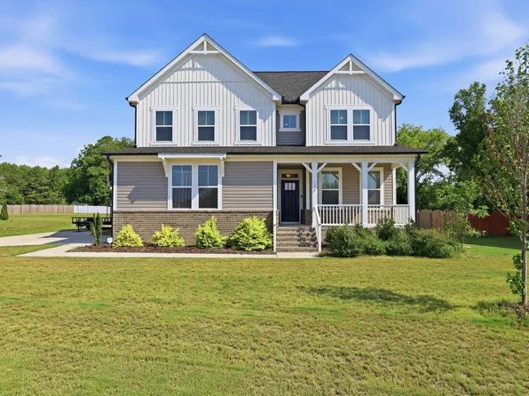 68 Van Winkle St, Lillington, NC 27546