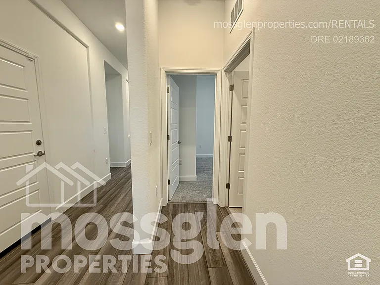 5666 Sailrock St — Photo 14