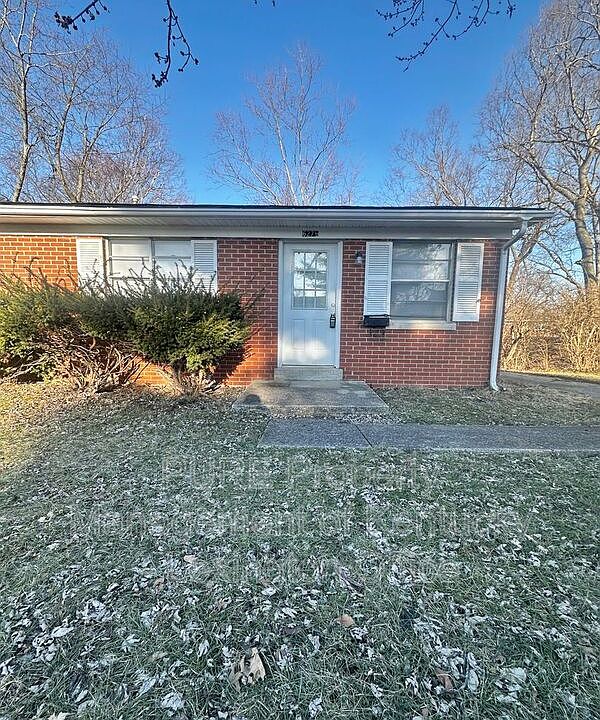 1st image of 627 1/2 Silverleaf Dr