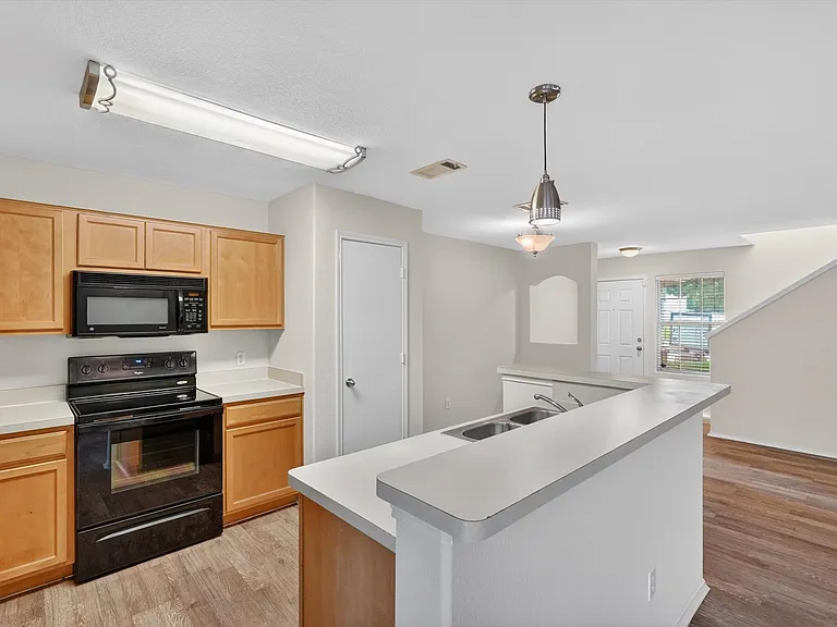 7401 Cowhand Ct — Photo 10