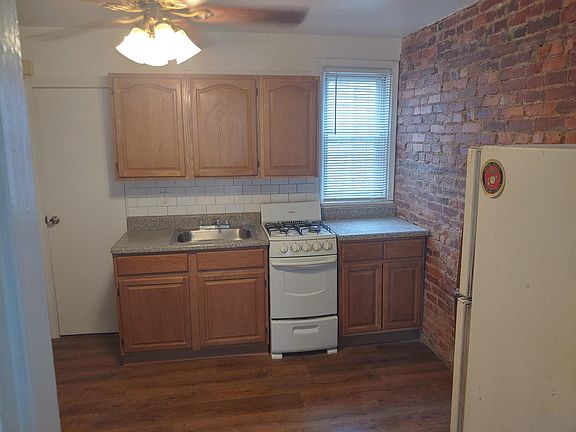 2nd image of 3055 Richmond St #2-F