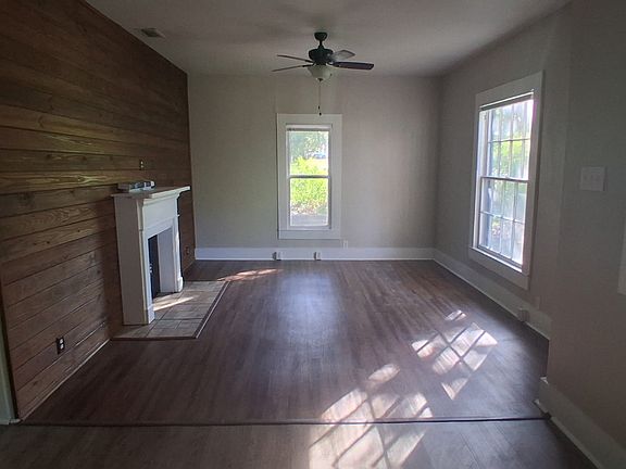 4th image of 101 E Phillips St
