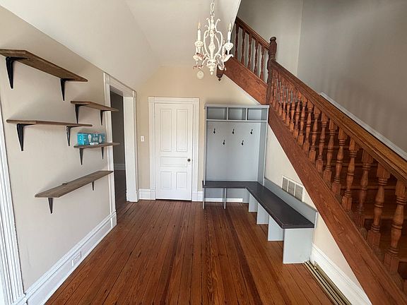 5th image of 5826 Railroad Ave