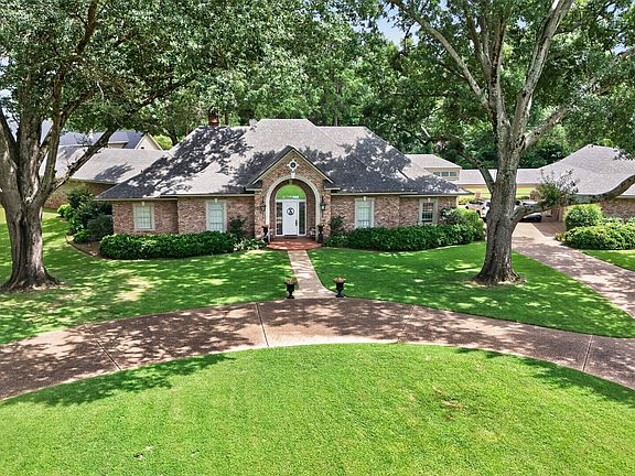 4th image of 750 Chinquapin Dr