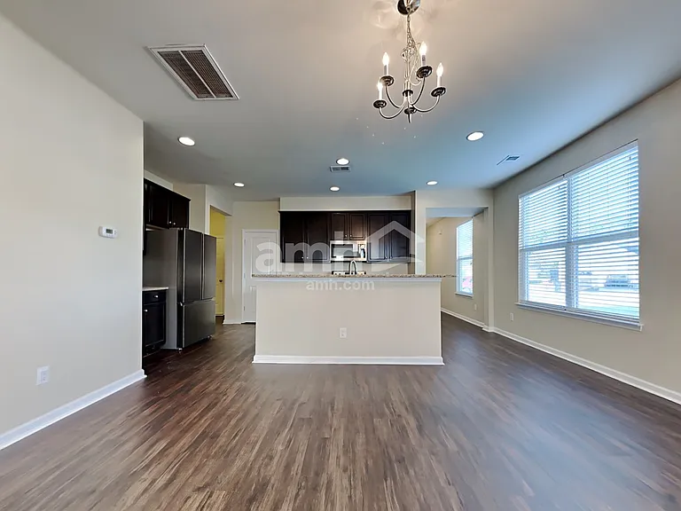 112 Orleans Ct — Photo 5