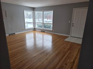 205 N Edgelawn Dr APT C, Aurora, IL 60506