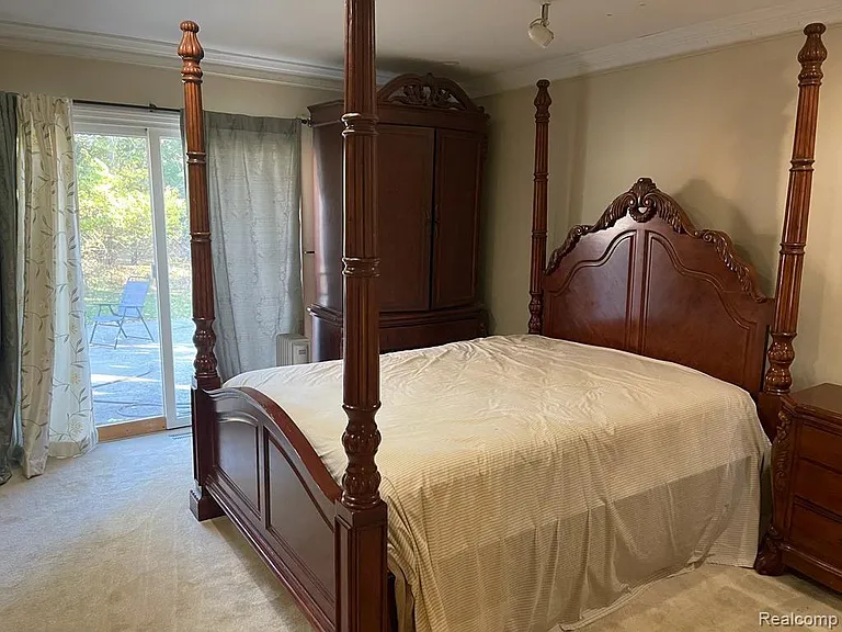 297 Vreeland Dr — Photo 7