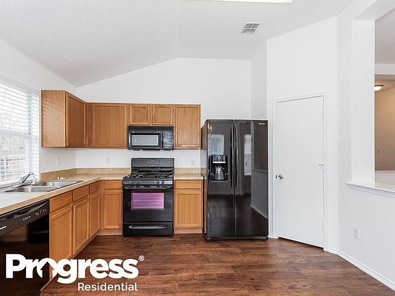 3rd image of 7402 Cresswell Dr