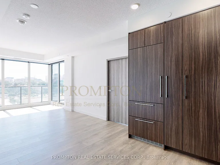 95 McMahon Dr #1109 — Photo 28
